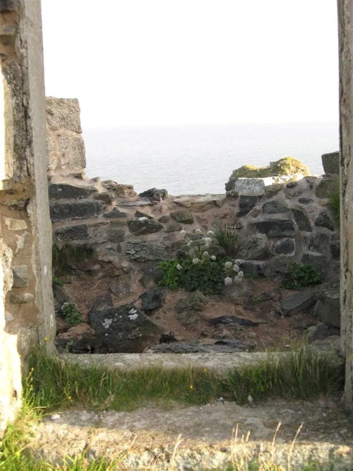 Day 5 cliff ruins